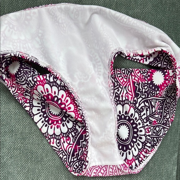 Floral Patterned bikini bottom - Picture 3 of 5